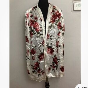 9/10 White House Black Market Scarf White floral Rose Silk Blend NWT